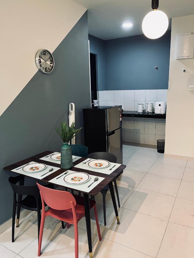 Maxim 2 Bedrooms Mrt Station Cheras Kuala Lumpur Homestay Buitenkant foto